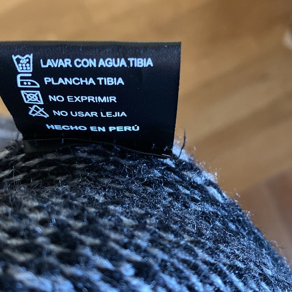 ALPACA PERU TURTLENECK PONCHO SWEATER ONE SIZE EXCELLENT - Picture 8 of 8